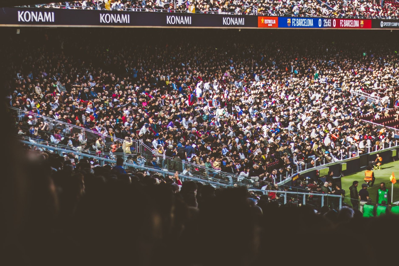 Following swedish football alongside international competitions — Engaging with the Community: Forums and Social Media