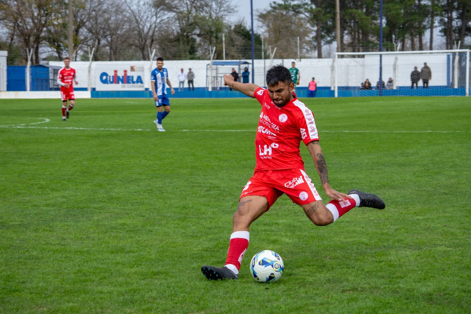 Master the Centre Position: Key Skills Every Forward Needs — Physicality and Aerial Dominance Master the Centre Position: Key Skills Every Forward Needs — Physicality and Aerial Dominance